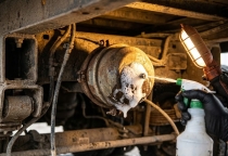 'Bắt Bệnh' Rơ Mooc Bị Bó Phanh Hoặc Xì Hơi Liên Tục: 3 Thủ Phạm Chính Nằm Trong Búp Sen 2 Tầng