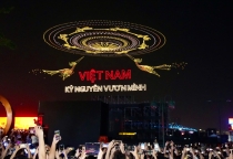 10,500 Drone Tham Gia Tổng Duyệt Trình Diễn Chào Mừng Đại Lễ 30/4 ; concert quốc gia 10,500 Drone Tham Gia Tổng Duyệt Trình Diễn Chào Mừng Đại Lễ 30/4 ; concert quốc gia
