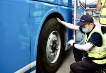 Lốp Xe Khách Mòn Nhanh Bất Thường? Đã Đến Lúc Kiểm Tra Giảm Chấn (Phuộc)!