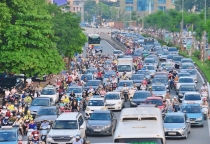 Đề Xuất Thu Hẹp Làn Đường Đô Thị: Lợi Ích Chung và Nỗi Lo Của Xe Tải, Xe Buýt. Đề Xuất Thu Hẹp Làn Đường Đô Thị: Lợi Ích Chung và Nỗi Lo Của Xe Tải, Xe Buýt.