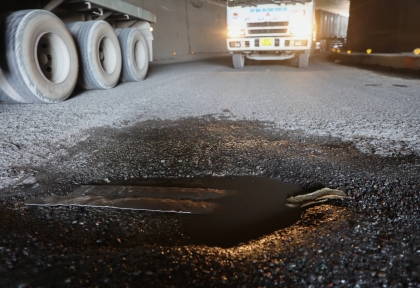 Cảnh Báo: Đường Vào Cảng Cát Lái Đầy 'Hố Bom' - Kinh Nghiệm Vượt Chướng Ngại Vật An Toàn