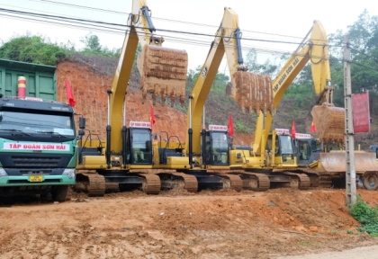 Đường Hồ Chí Minh Chậm Tiến Độ: Ngành Vận Tải Đối Mặt Với Những Tác Động Nào?